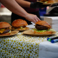 Leckere Burger frisch vom Grill